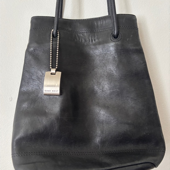 Vintage Black Leather Shoulder Bag - Picture 2 of 9